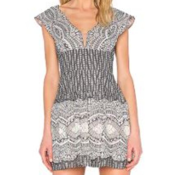 BCBGMAXAZRIA short fit and flare dress sz8 - Picture 1 of 14